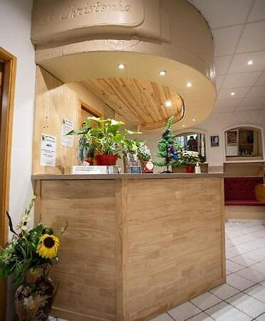 לורדה Hotel-Restaurant Le Saint Christophe מראה חיצוני תמונה