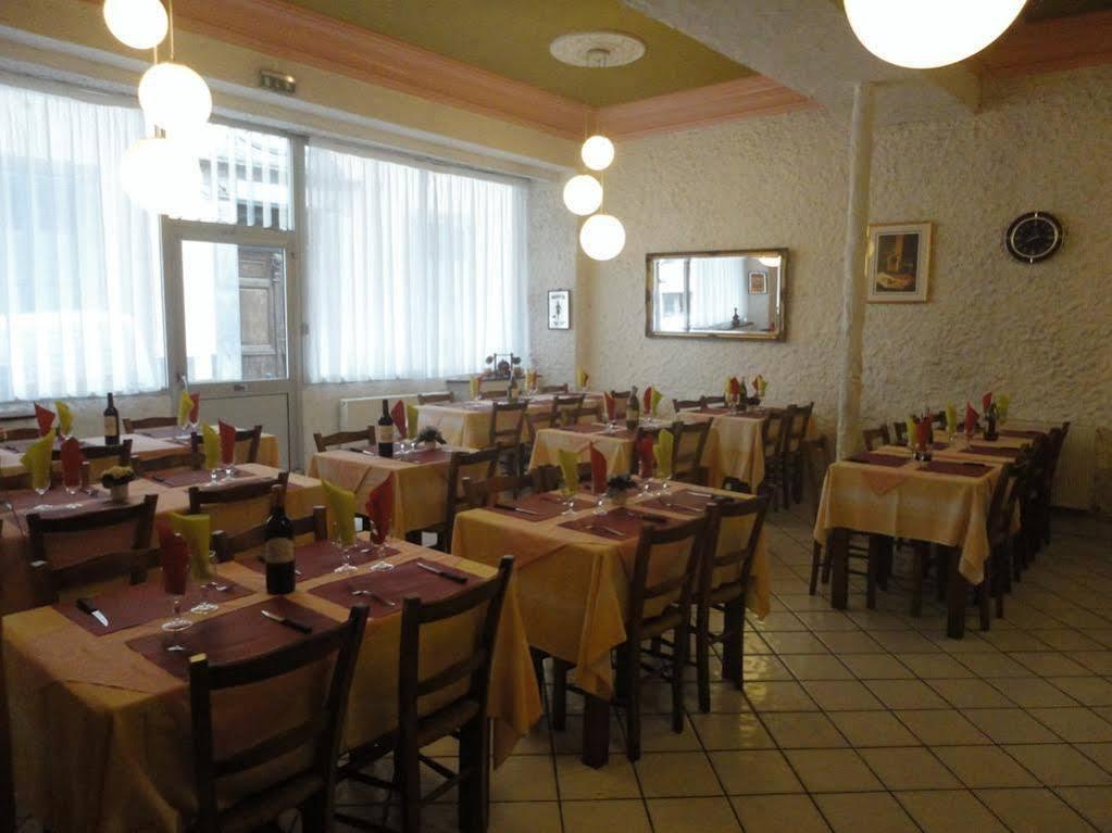 לורדה Hotel-Restaurant Le Saint Christophe מראה חיצוני תמונה